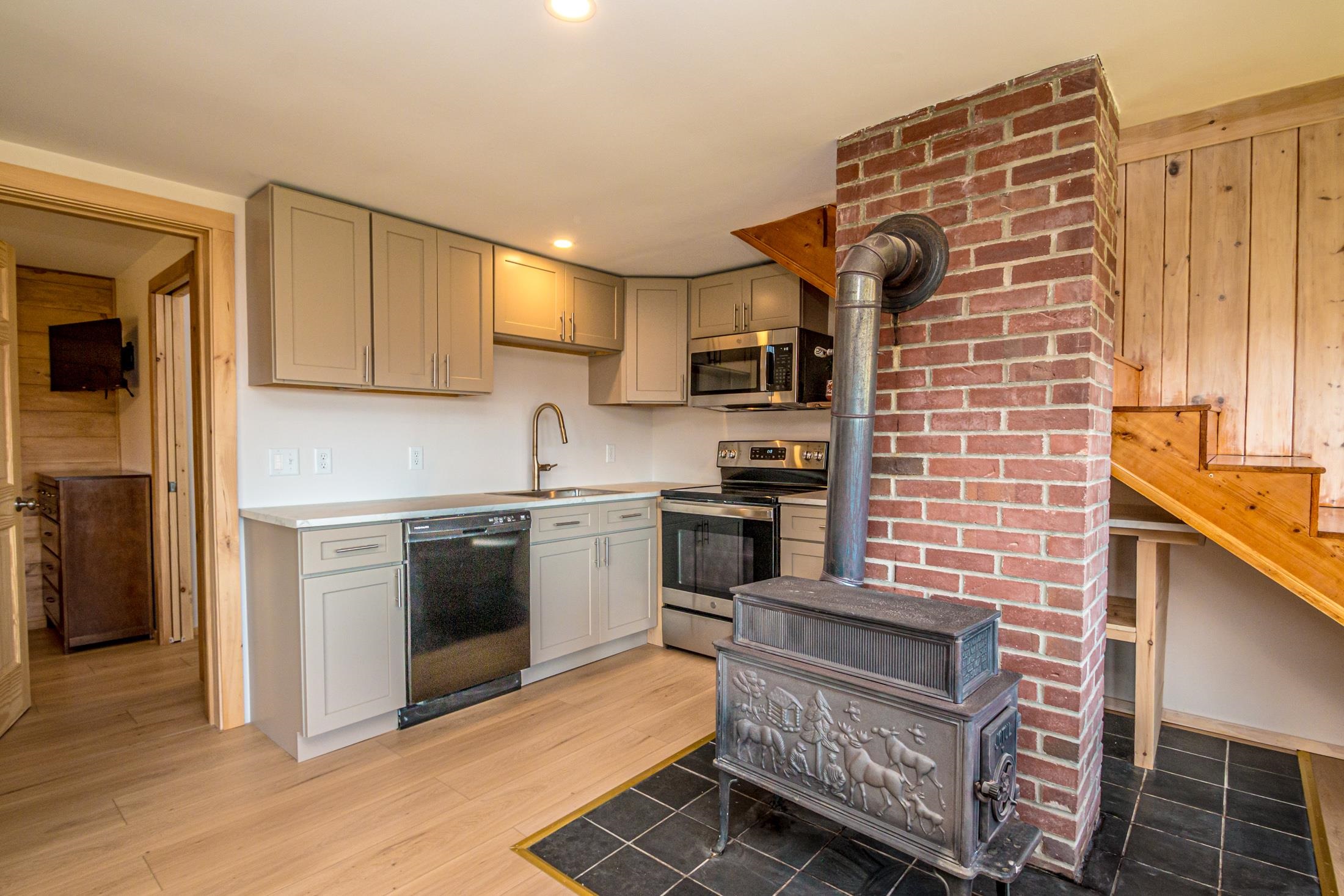 441 Baptist Hill Road Lunenburg, VT 05906 - Photo 7 of 38