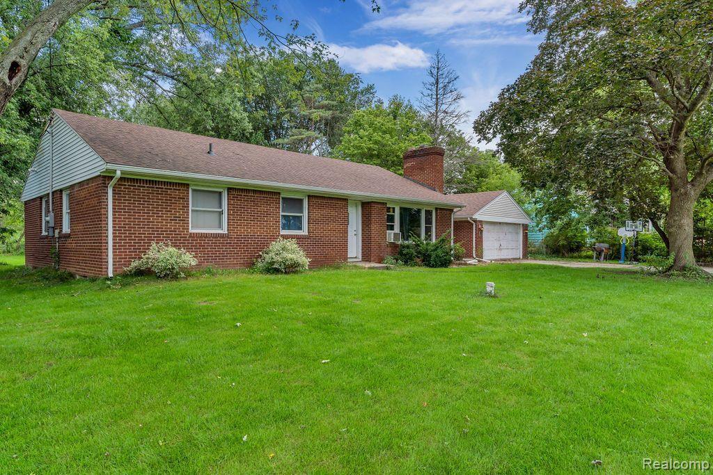 6481 Davison Road Burton, MI 48509 - Photo 3 of 29