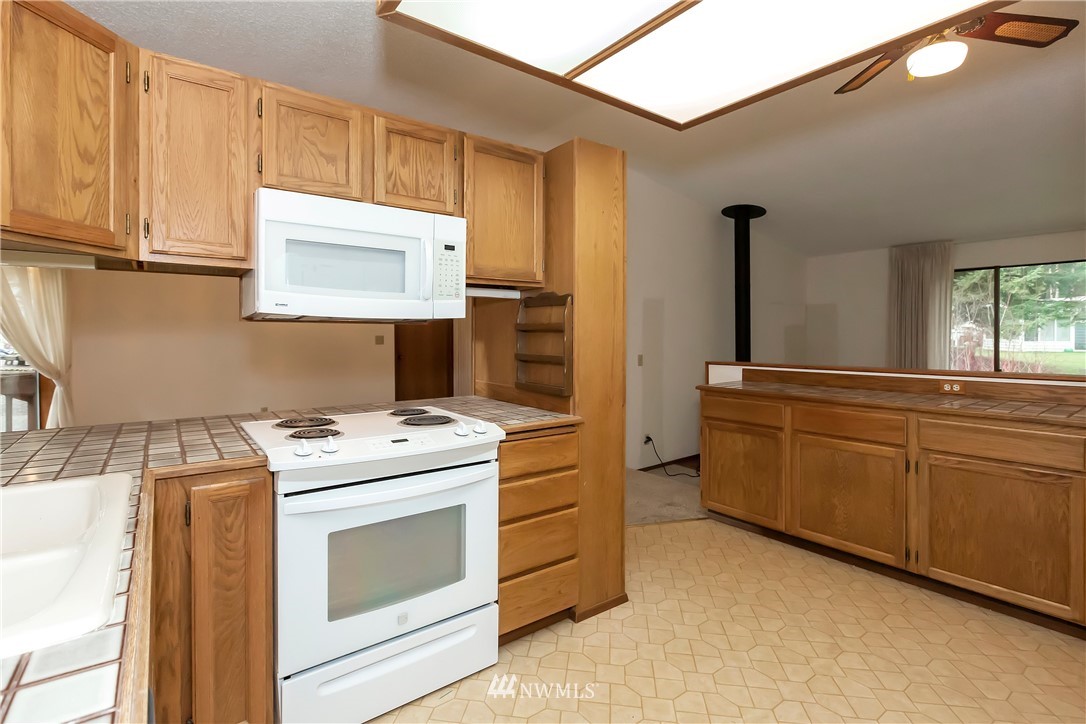 5160 David Road Northwest Bremerton, WA 98312 - Photo 6 of 34 Gallery Image 6