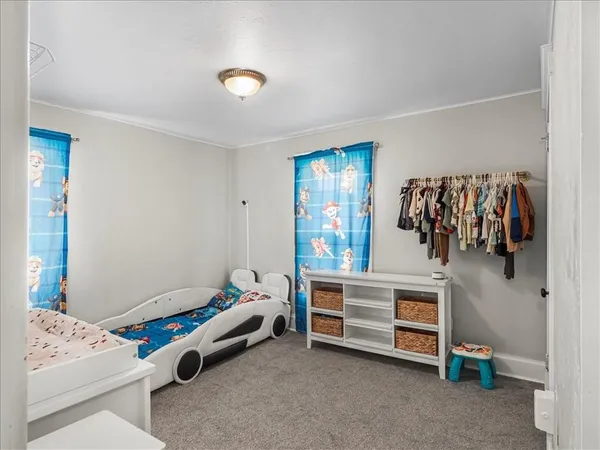 a view of livingroom with furniture