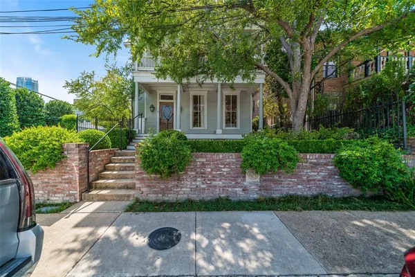 $1,900,000 | 2315 Routh Street, Dallas, TX 75201