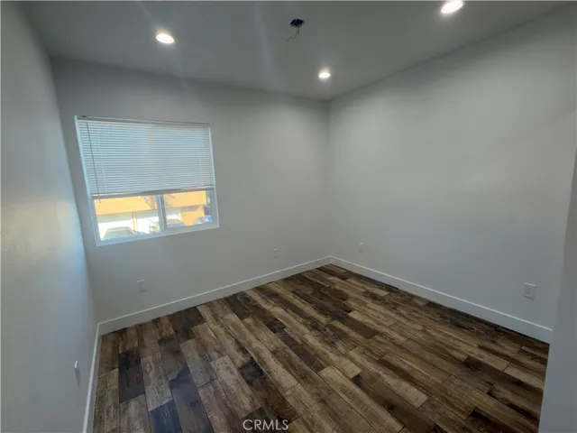 $2,400 | 521 West 78th Street, Los Angeles, CA 90044