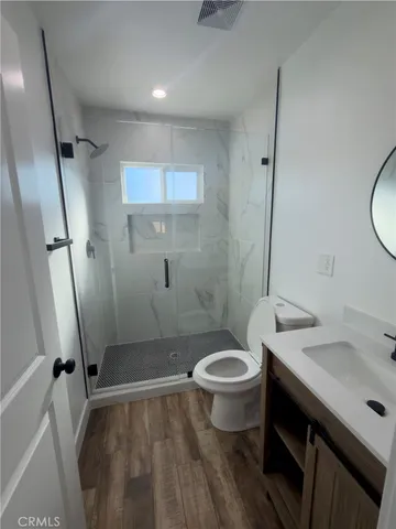 $2,400 | 521 West 78th Street, Los Angeles, CA 90044