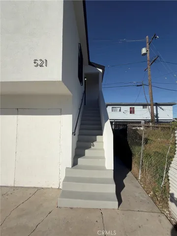 $2,400 | 521 West 78th Street, Los Angeles, CA 90044