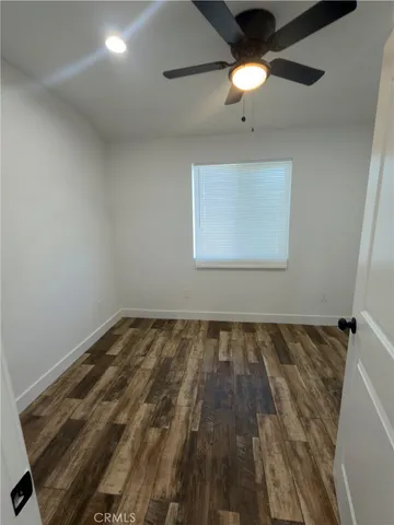 $2,400 | 521 West 78th Street, Los Angeles, CA 90044