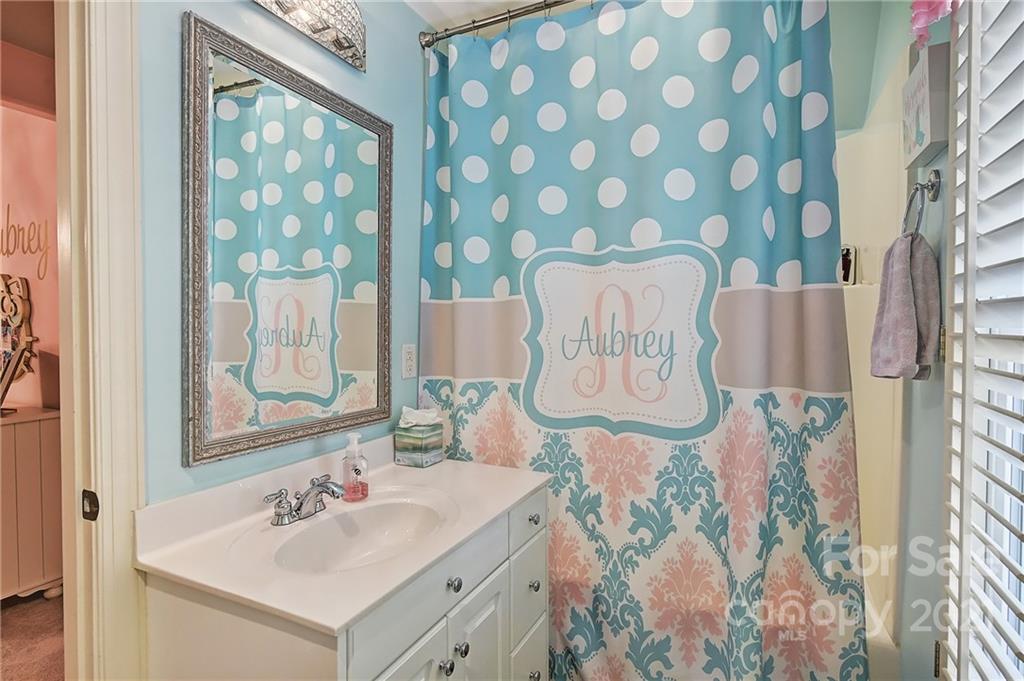 7081 Harbor Court Tega Cay, SC 29708 - Photo 26 of 45 Gallery Image 26