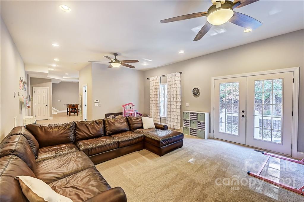 7081 Harbor Court Tega Cay, SC 29708 - Photo 29 of 45 Gallery Image 29