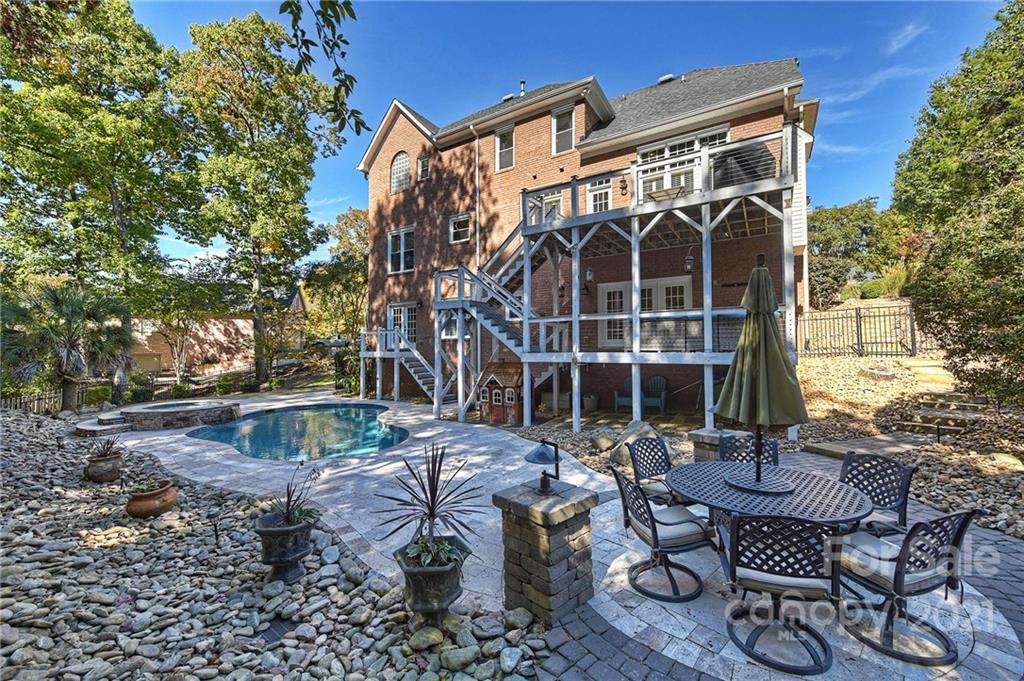 7081 Harbor Court Tega Cay, SC 29708 - Photo 40 of 45 Gallery Image 40