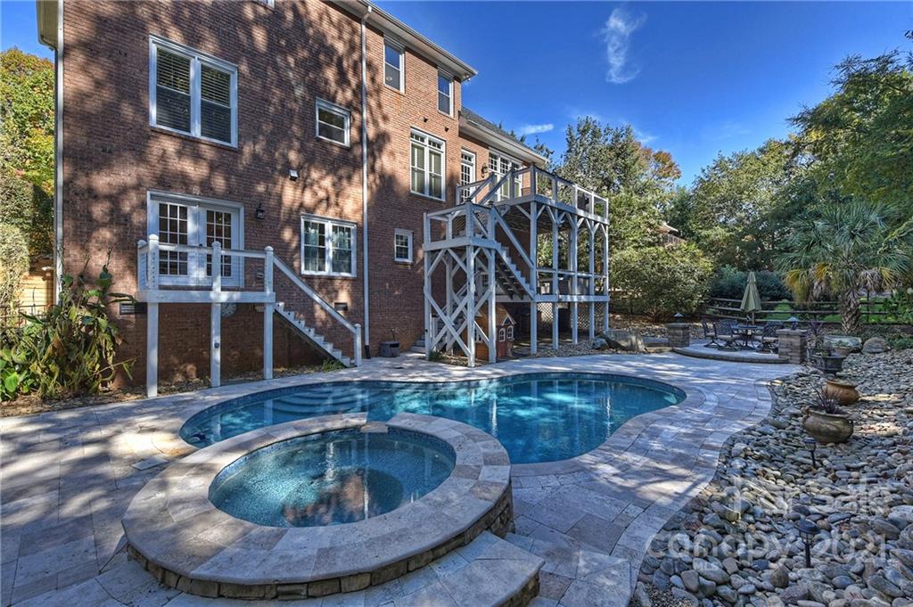 7081 Harbor Court Tega Cay, SC 29708 - Photo 41 of 45 Gallery Image 41
