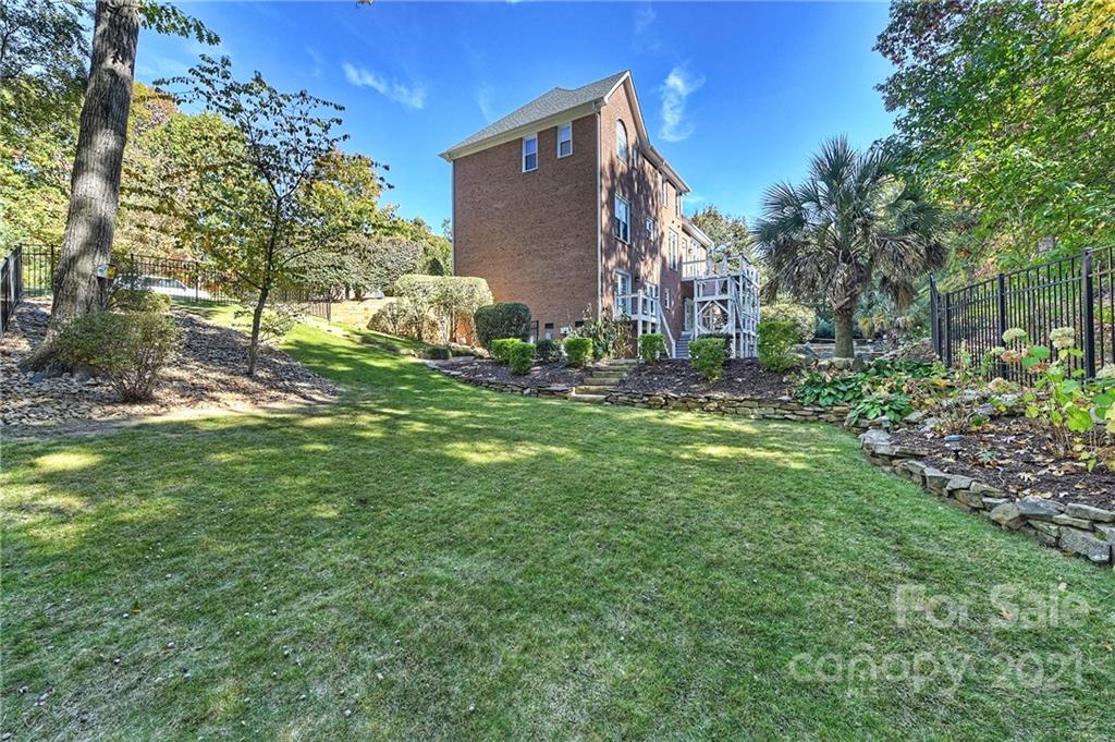 7081 Harbor Court Tega Cay, SC 29708 - Photo 43 of 45 Gallery Image 43