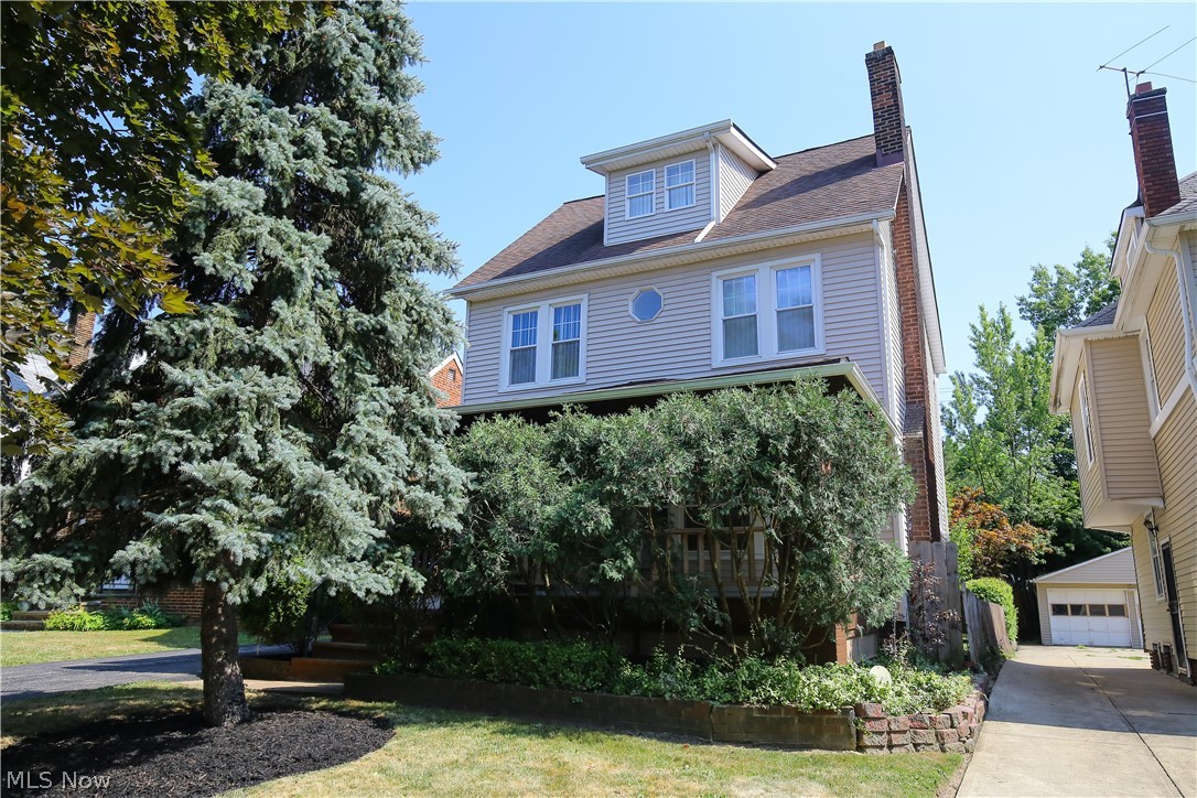 3262 Yorkshire Road Cleveland, OH 44118 - Photo 1 of 26 Gallery Image 1