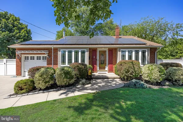 $399,900 | 1403 Glenview Drive, Cinnaminson, NJ 08077