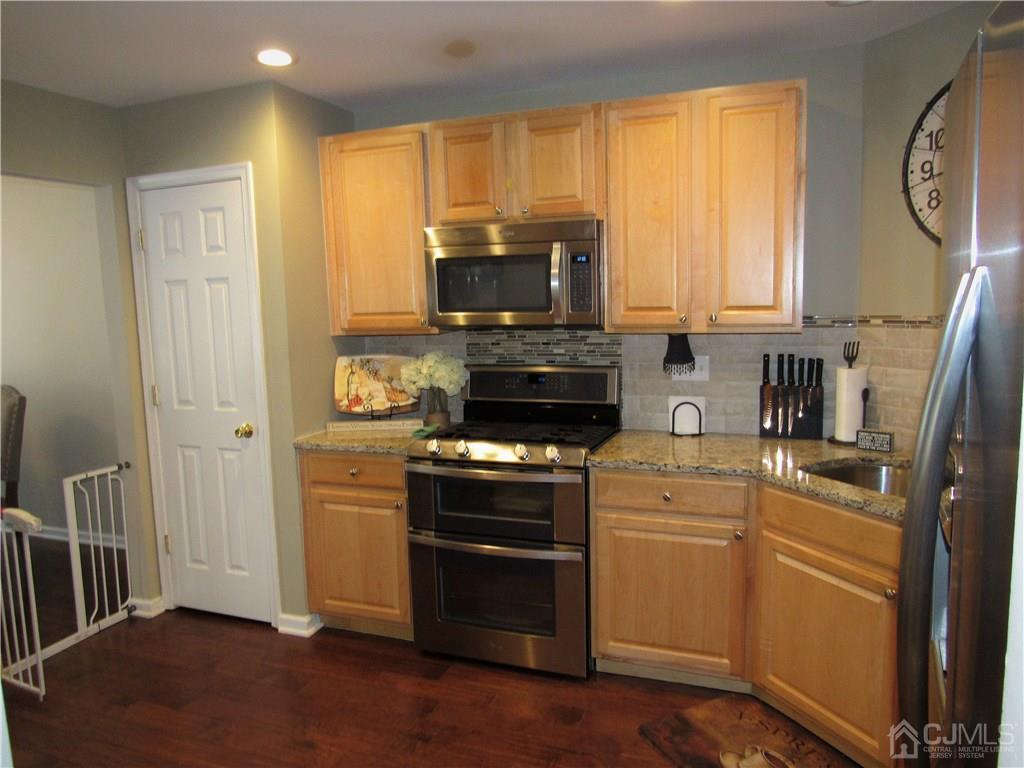 16 Rondell Lane, Unit 191 Old Bridge, NJ 08879 - Photo 7 of 21 Gallery Image 7