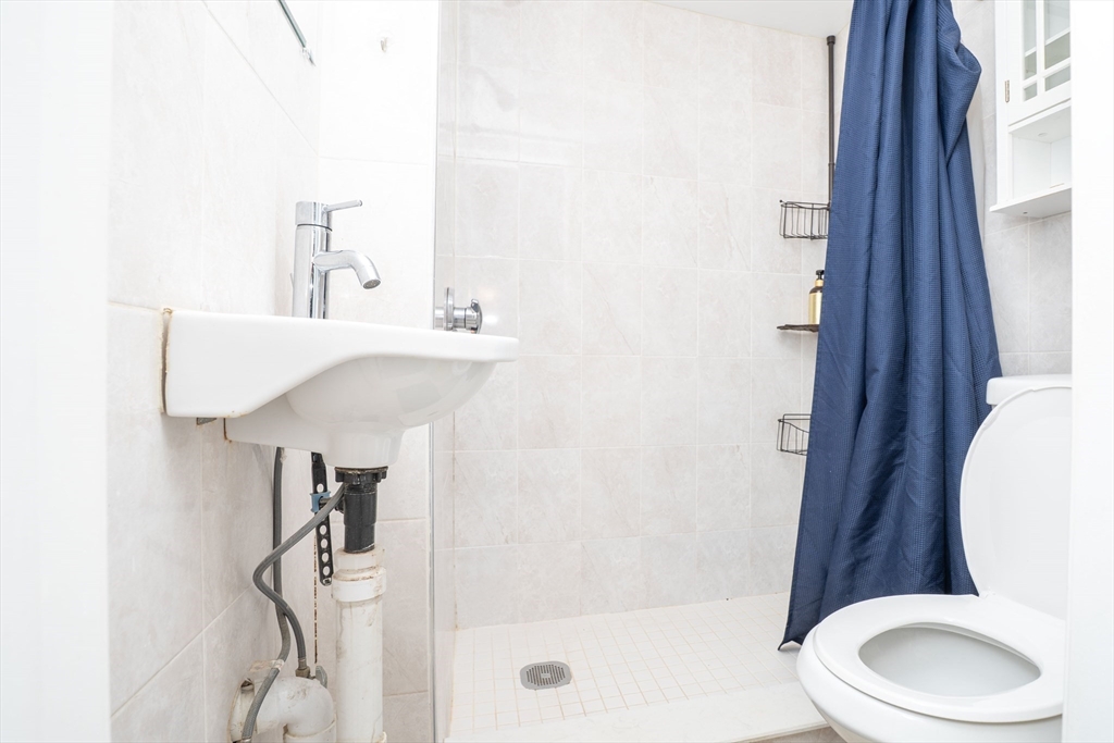 25 West 5th Avenue Lowell, MA 01854 - Photo 17 of 22