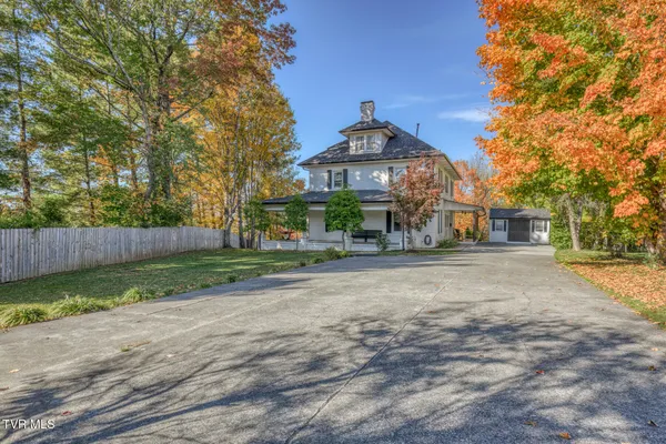 $435,000 | 1505 West Lakeview Drive, Johnson City, TN 37601