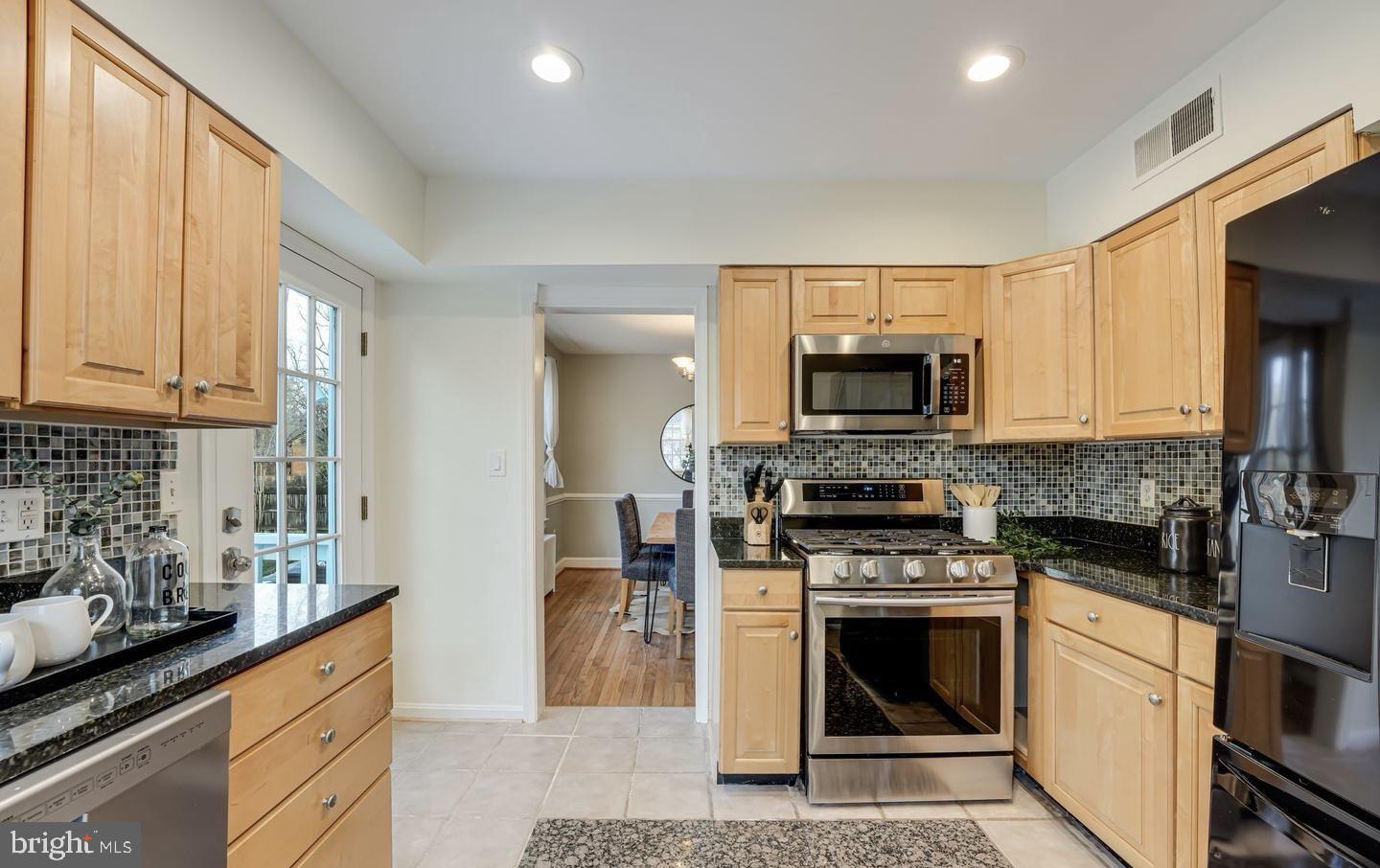 114 North Cleveland Street Arlington, VA 22201 - Photo 10 of 28