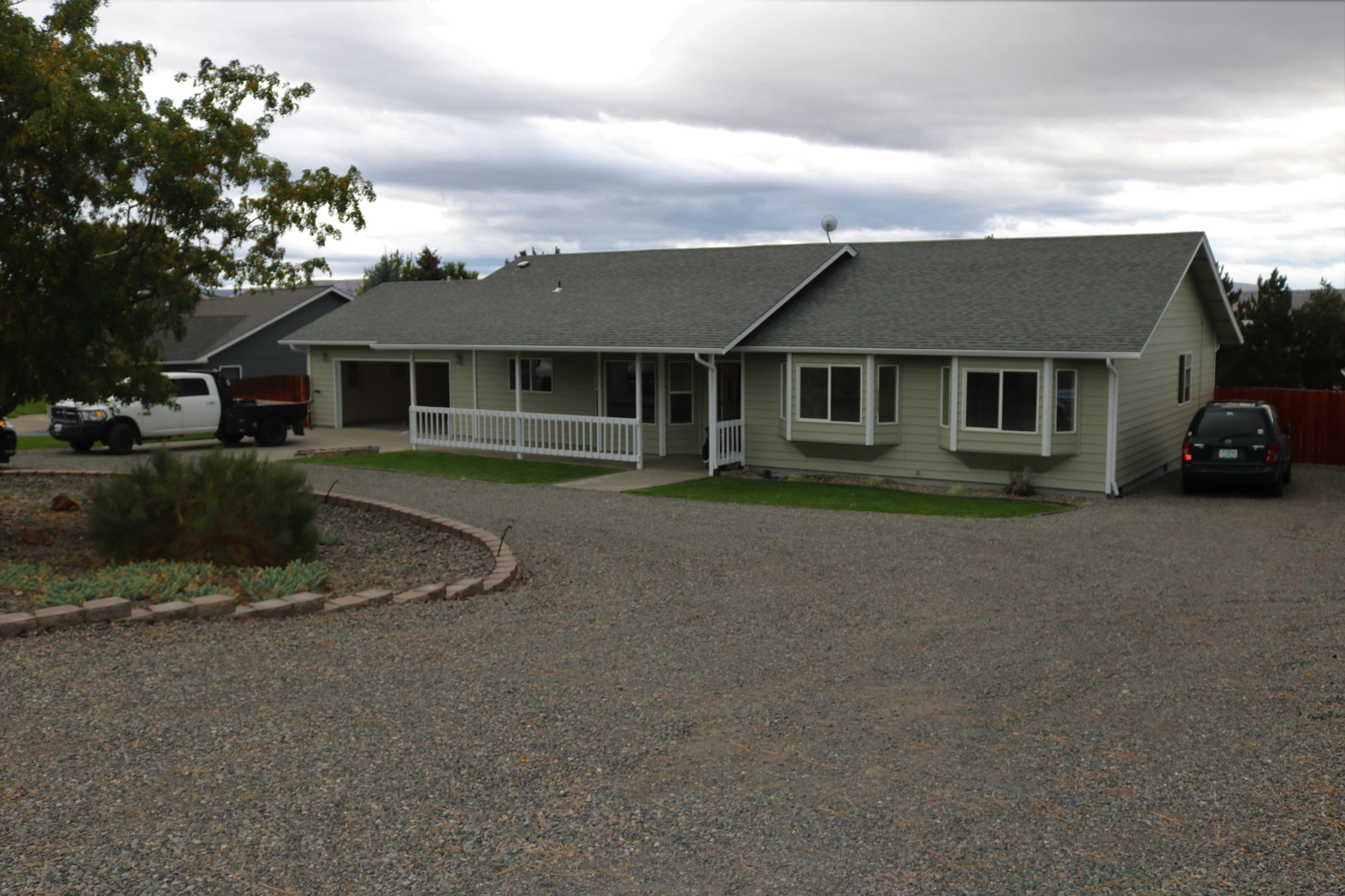 3077 Northeast Yellowpine Road Prineville, OR 97754 - Photo 15 of 15 Plenty of parking and room