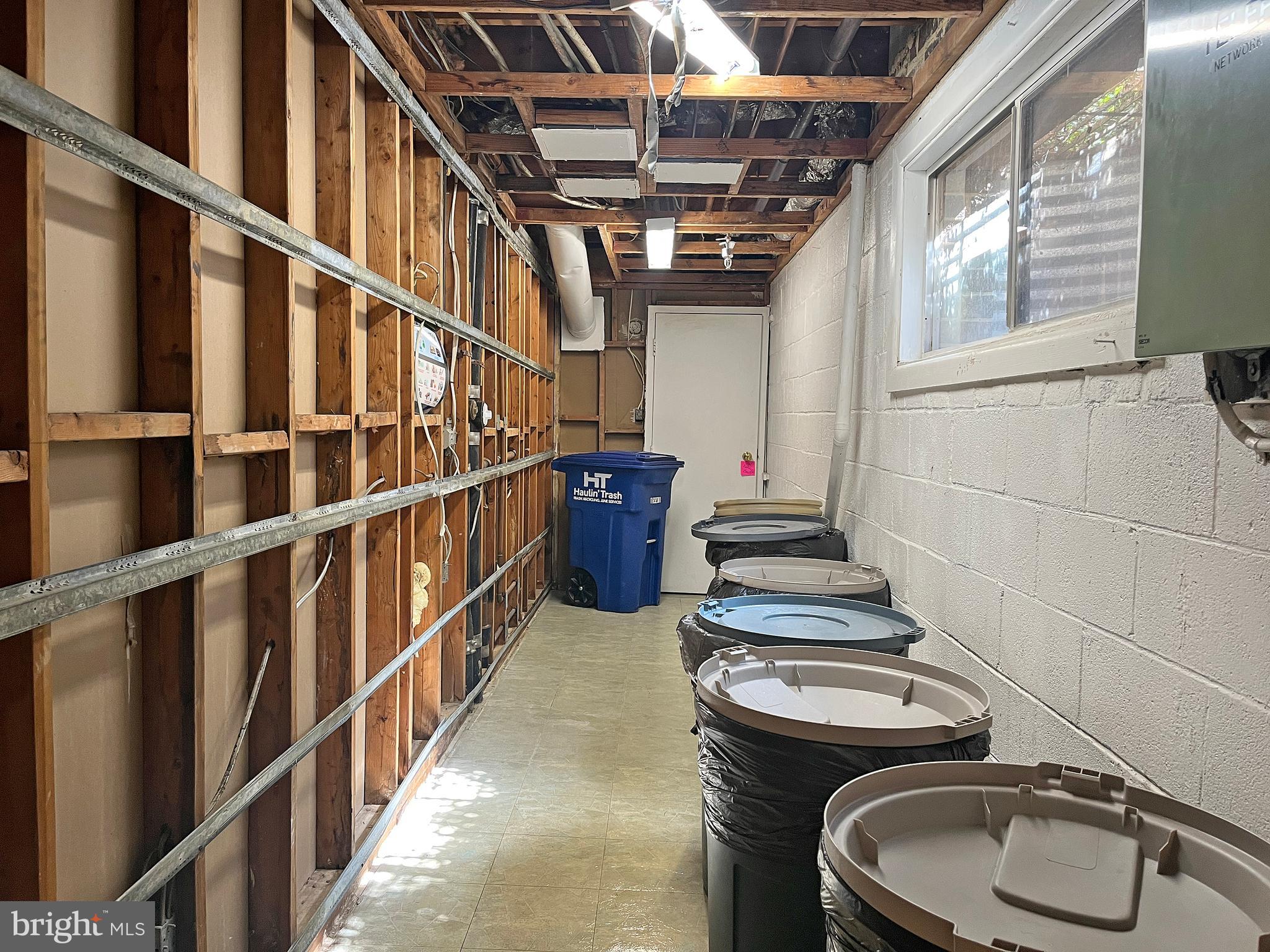 11604 Vantage Hill Road, Unit 2A Reston, VA 20190 - Photo 34 of 35 Trash Room
