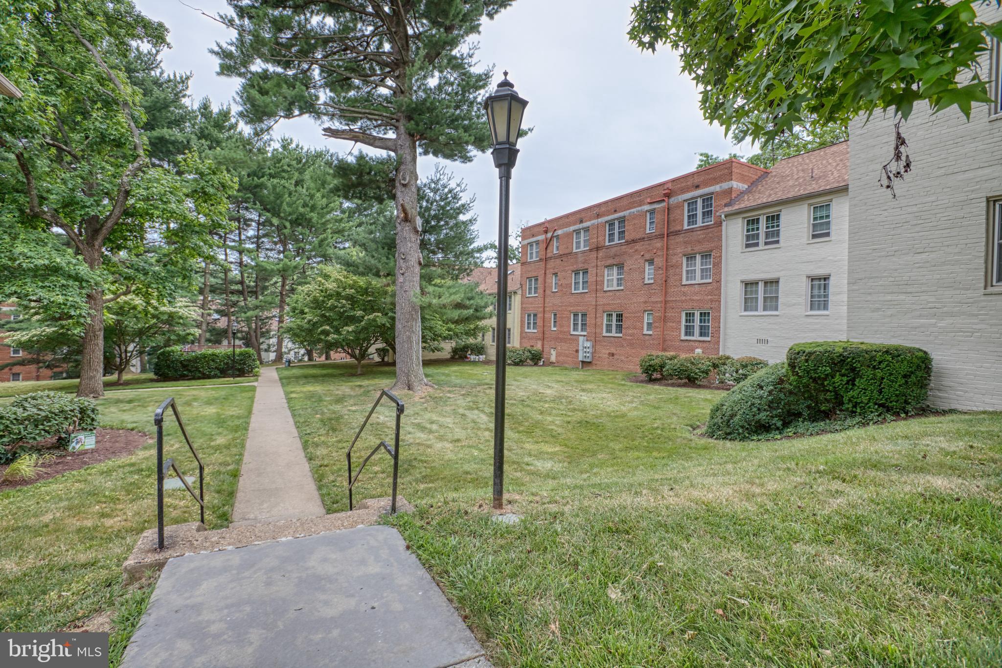 2248 Washington Avenue, Unit W102 Silver Spring, MD 20910 - Photo 24 of 28 Beautiful and spacious grounds.