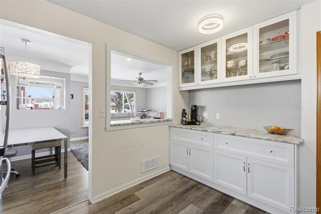 9290 Allen Road Allen Park, MI 48101 - Photo 5 of 18 Gallery Image 5