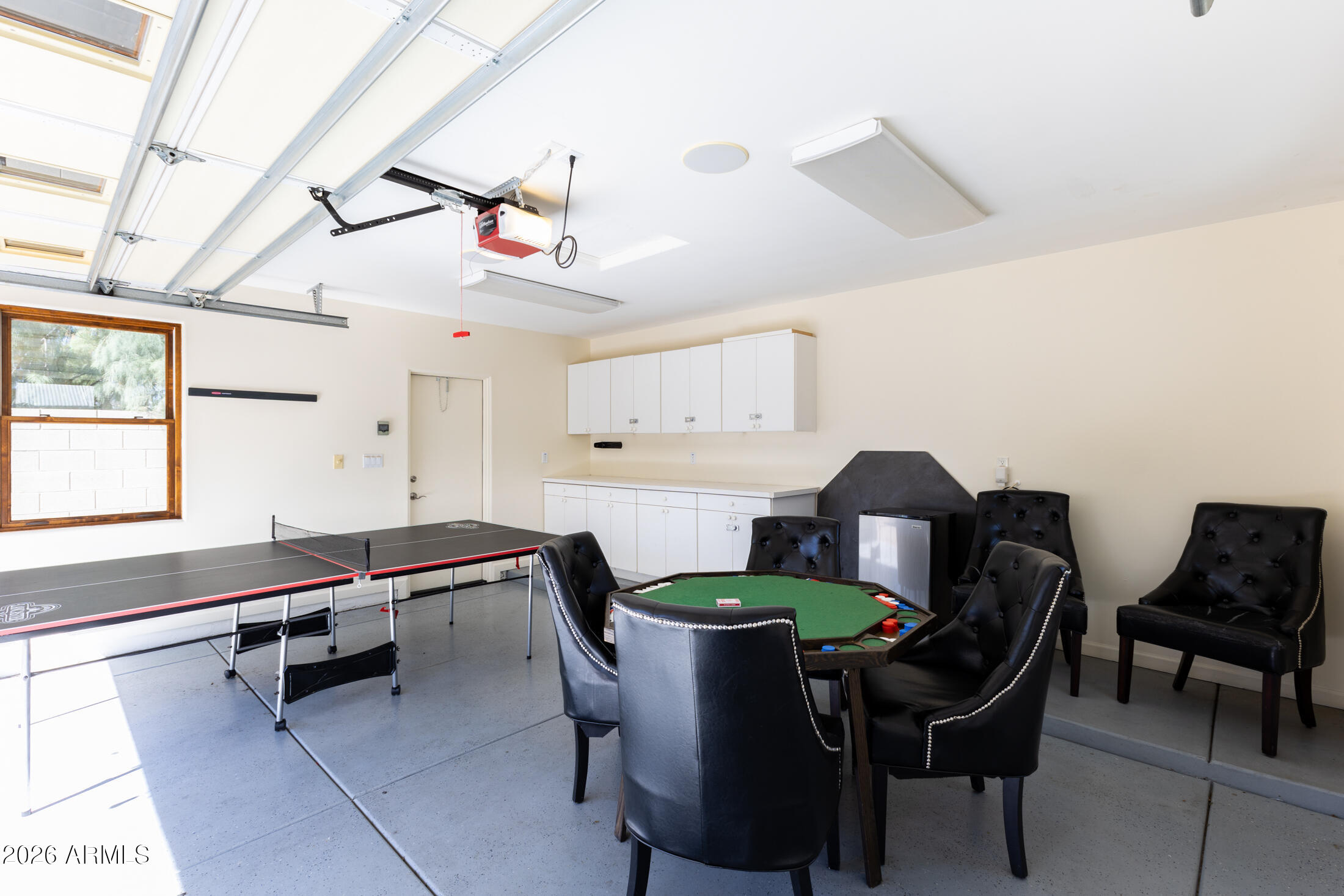 2517 North 8th Street Phoenix, AZ 85006 - Photo 36 of 48 a dining room with furniture and window