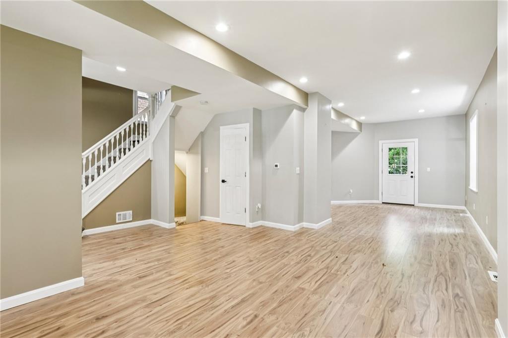 515 Peebles Street Pittsburgh, PA 15221 - Photo 11 of 50