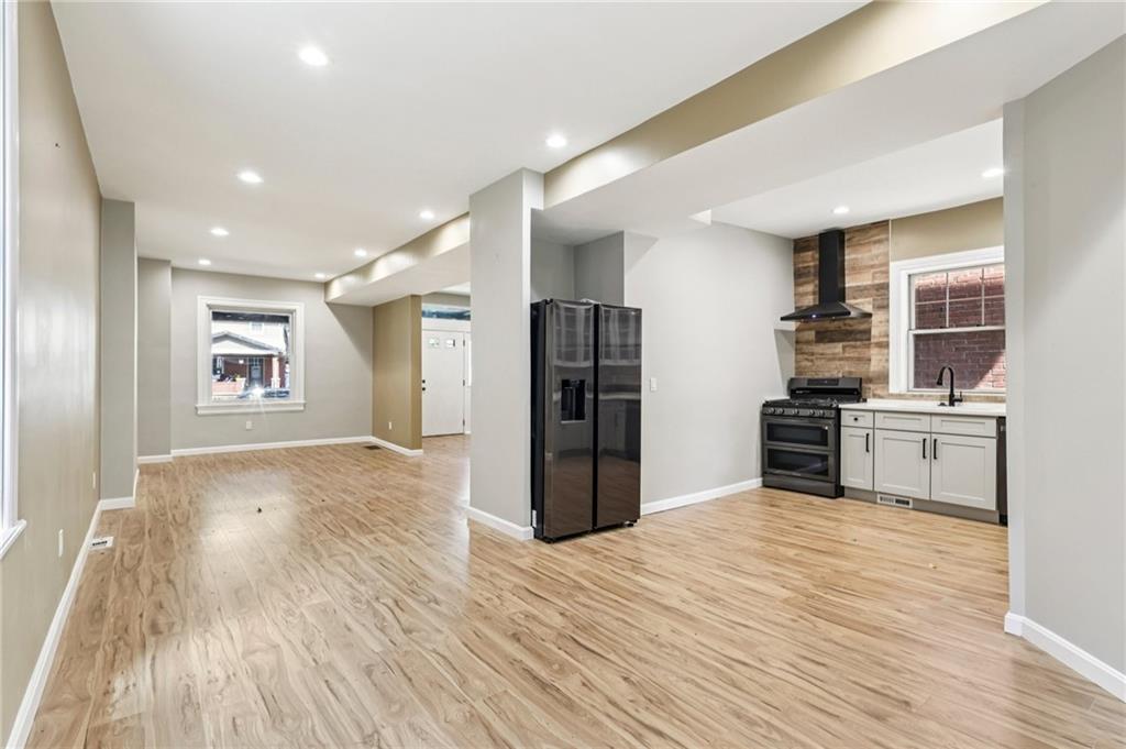 515 Peebles Street Pittsburgh, PA 15221 - Photo 14 of 50