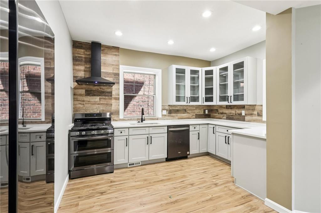 515 Peebles Street Pittsburgh, PA 15221 - Photo 15 of 50