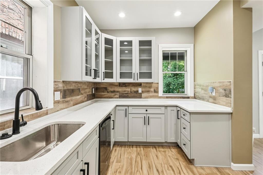 515 Peebles Street Pittsburgh, PA 15221 - Photo 17 of 50