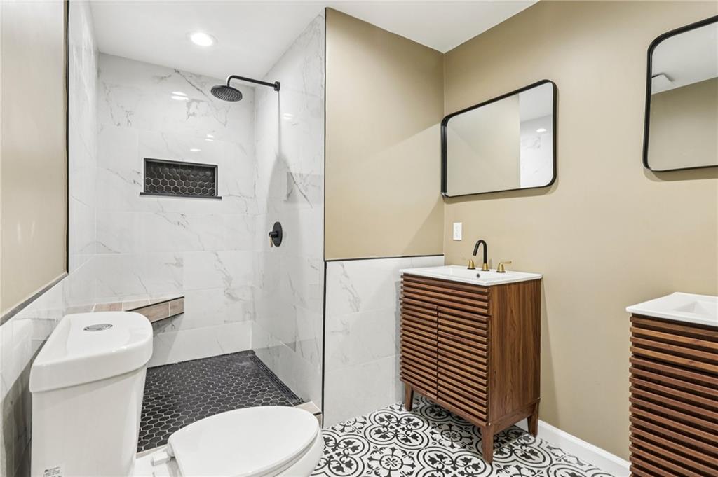 515 Peebles Street Pittsburgh, PA 15221 - Photo 35 of 50