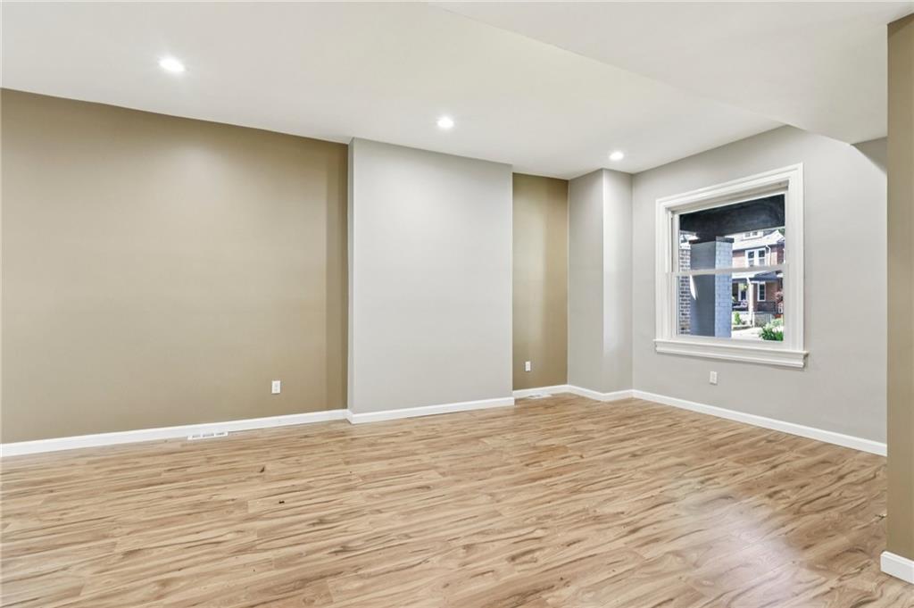 515 Peebles Street Pittsburgh, PA 15221 - Photo 8 of 50