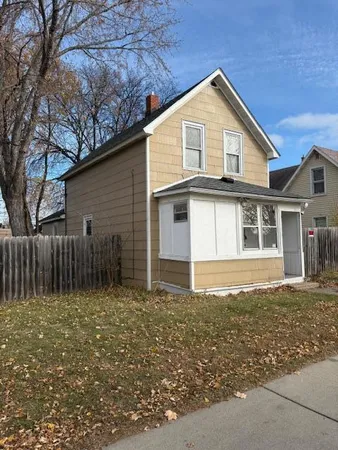 $129,900 | 428 10th Avenue North, St. Cloud, MN 56303
