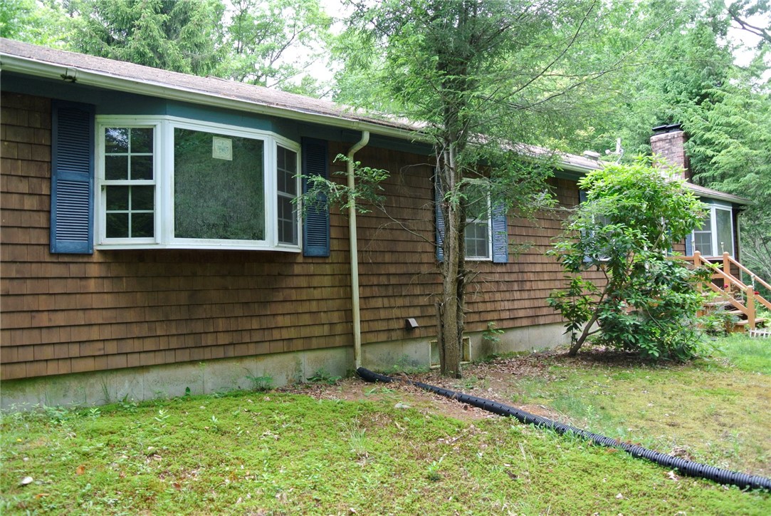 105 Fenner Hill Road Hopkinton, RI 02832 - Photo 2 of 17