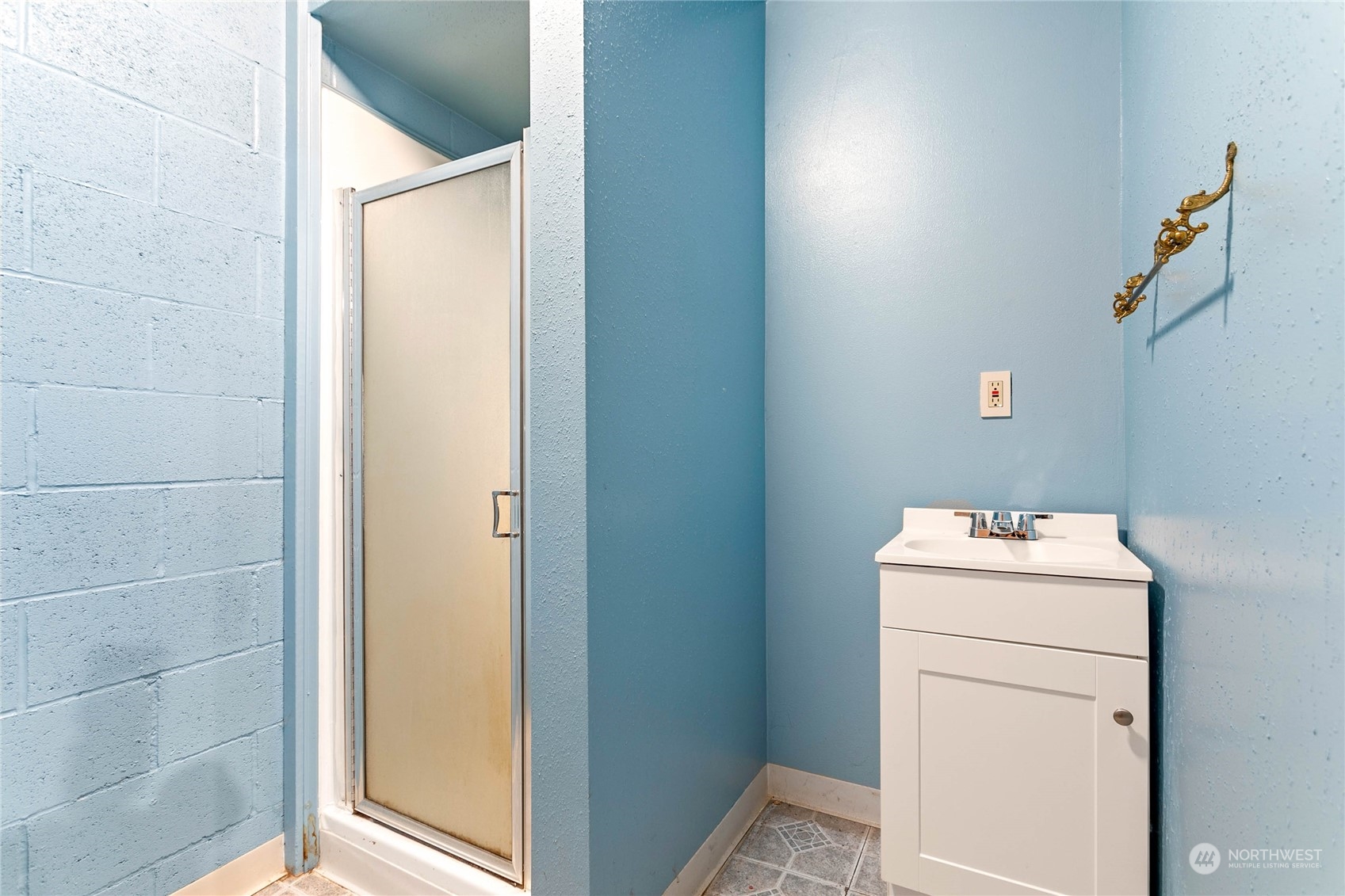 6402 Goodwin Road Everson, WA 98247 - Photo 28 of 39 a utility room with dryer and washer