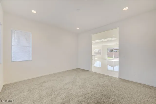 $5,499 | 555 Jerry Bird Court, Las Vegas, NV 89123