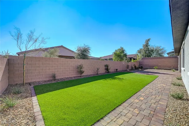 $5,499 | 555 Jerry Bird Court, Las Vegas, NV 89123