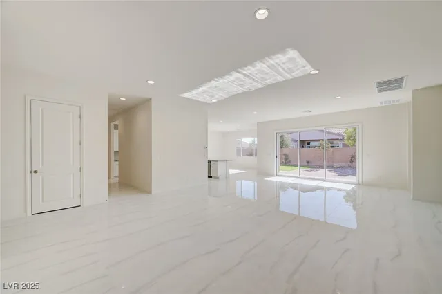 $5,499 | 555 Jerry Bird Court, Las Vegas, NV 89123