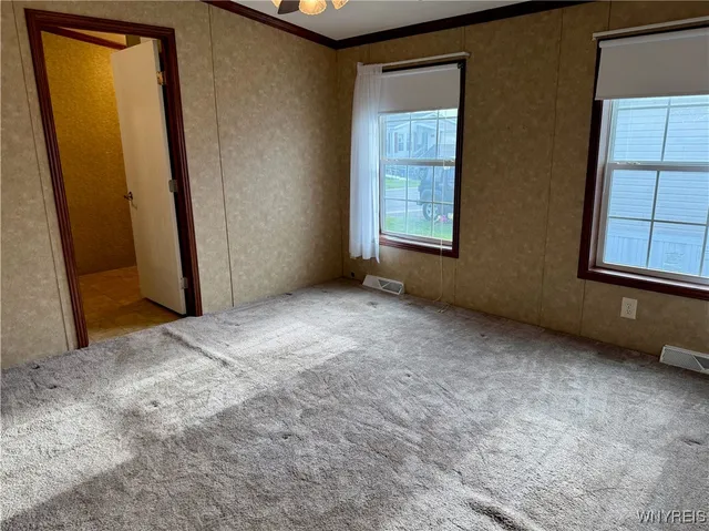 $74,900 | 1218 Maplewood Drive, Lockport Town, NY 14094