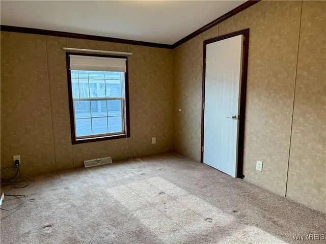 $74,900 | 1218 Maplewood Drive, Lockport Town, NY 14094