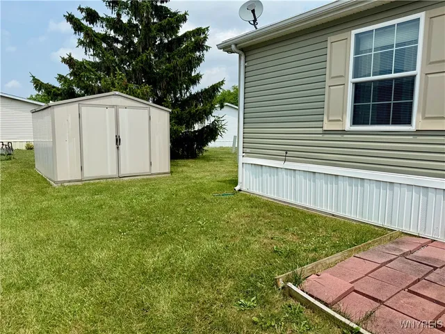 $74,900 | 1218 Maplewood Drive, Lockport Town, NY 14094
