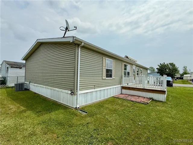 $74,900 | 1218 Maplewood Drive, Lockport Town, NY 14094