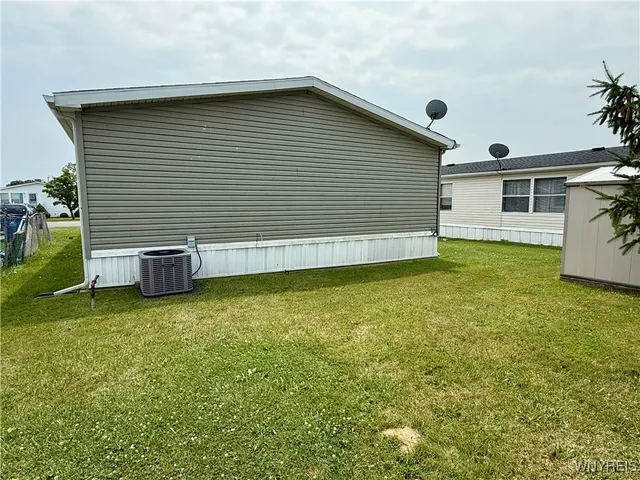 $74,900 | 1218 Maplewood Drive, Lockport Town, NY 14094