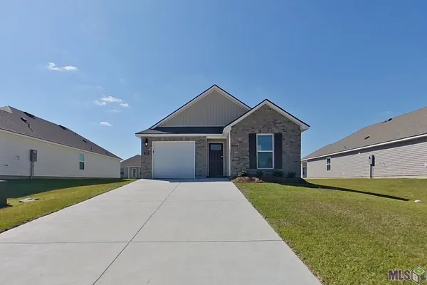 $1,945 | 14255 War Admiral Avenue, Denham Springs, LA 70726