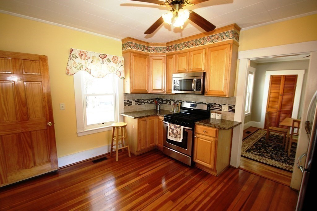 86 Washington Street Reading, MA 01867 - Photo 16 of 42