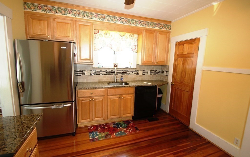 86 Washington Street Reading, MA 01867 - Photo 17 of 42