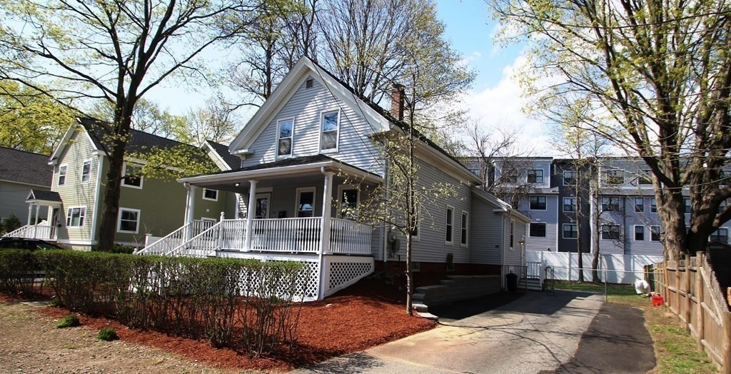 86 Washington Street Reading, MA 01867 - Photo 5 of 42