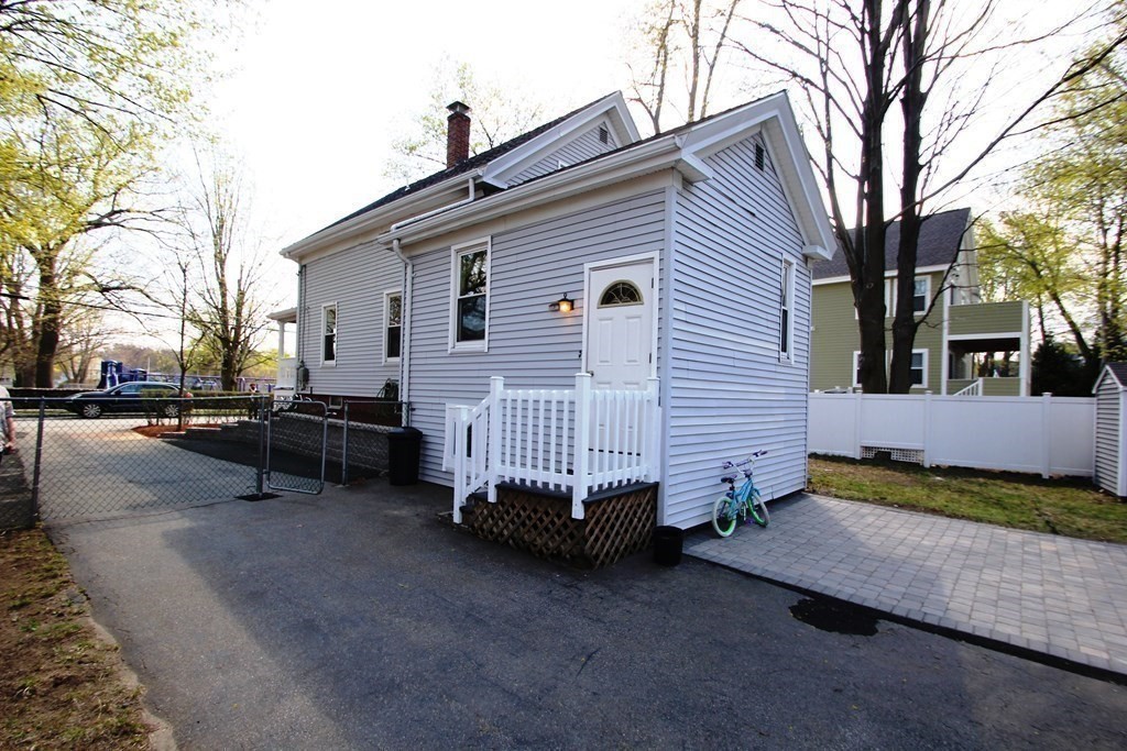 86 Washington Street Reading, MA 01867 - Photo 9 of 42