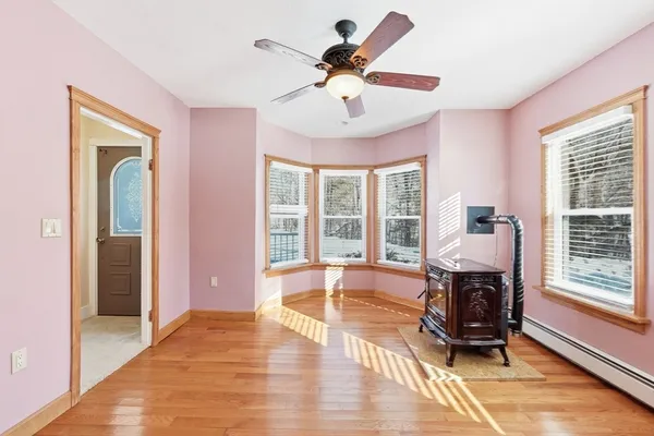 $444,999 | 4 Intervale Road, Rutland, MA 01543