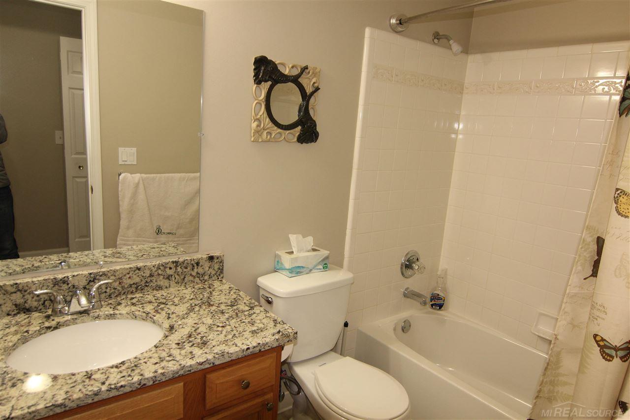 449 Newcastle Lane Romeo, MI 48065 - Photo 20 of 30 50061933-19.JPG