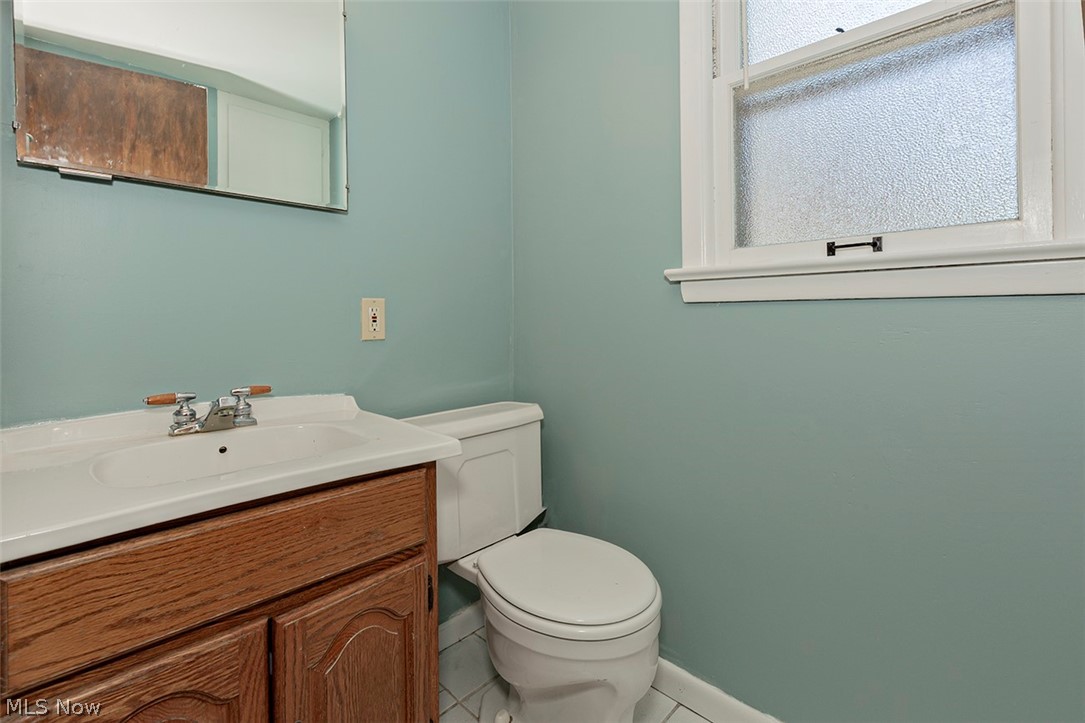 1408 Churchill Road Lyndhurst, OH 44124 - Photo 21 of 34